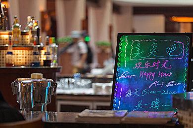 NVIDIA新技术让主播全程紧盯摄像头 效果非常瘆人